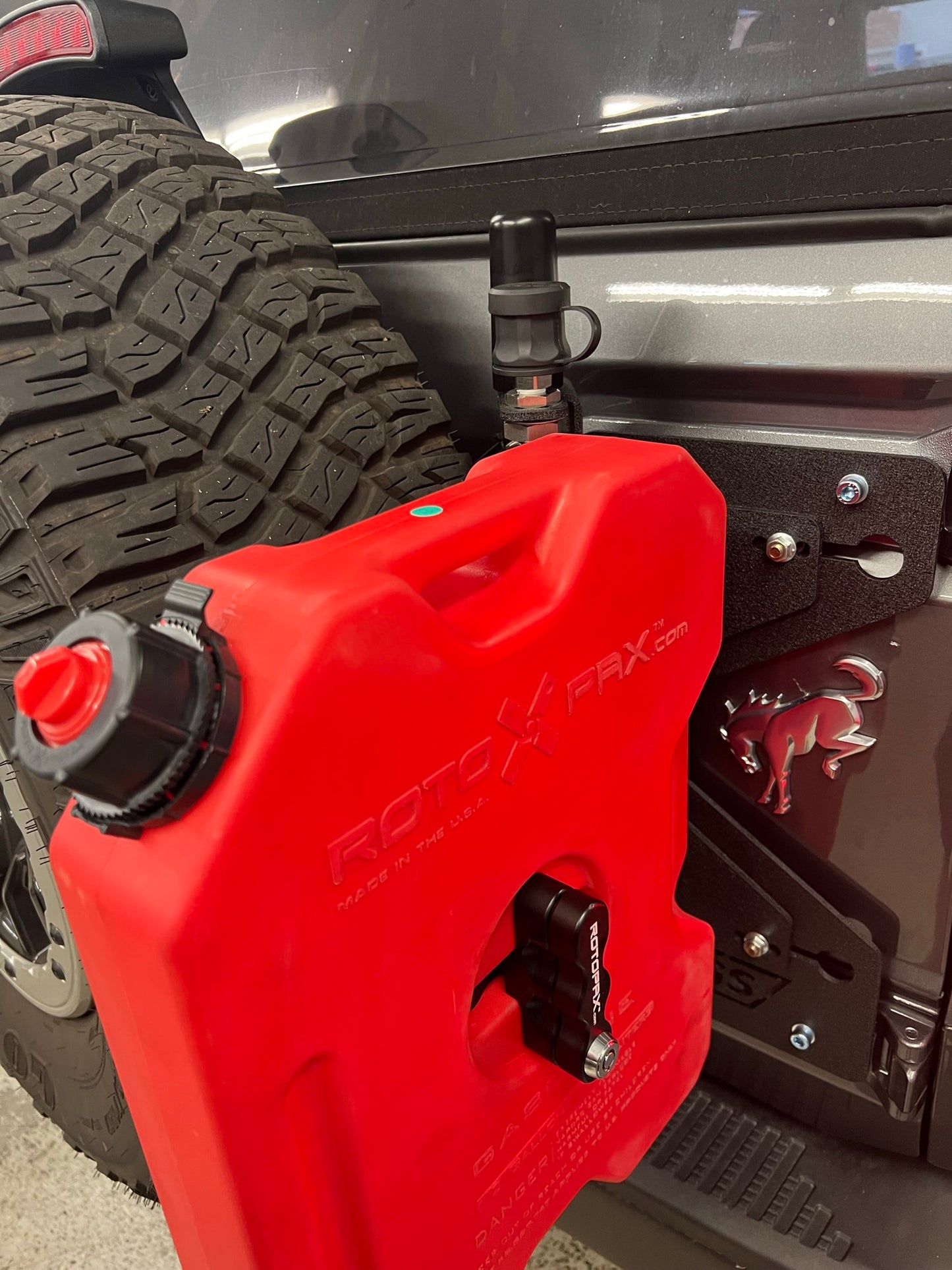 Bronco Air-Gate Antenna/Chuck Mount