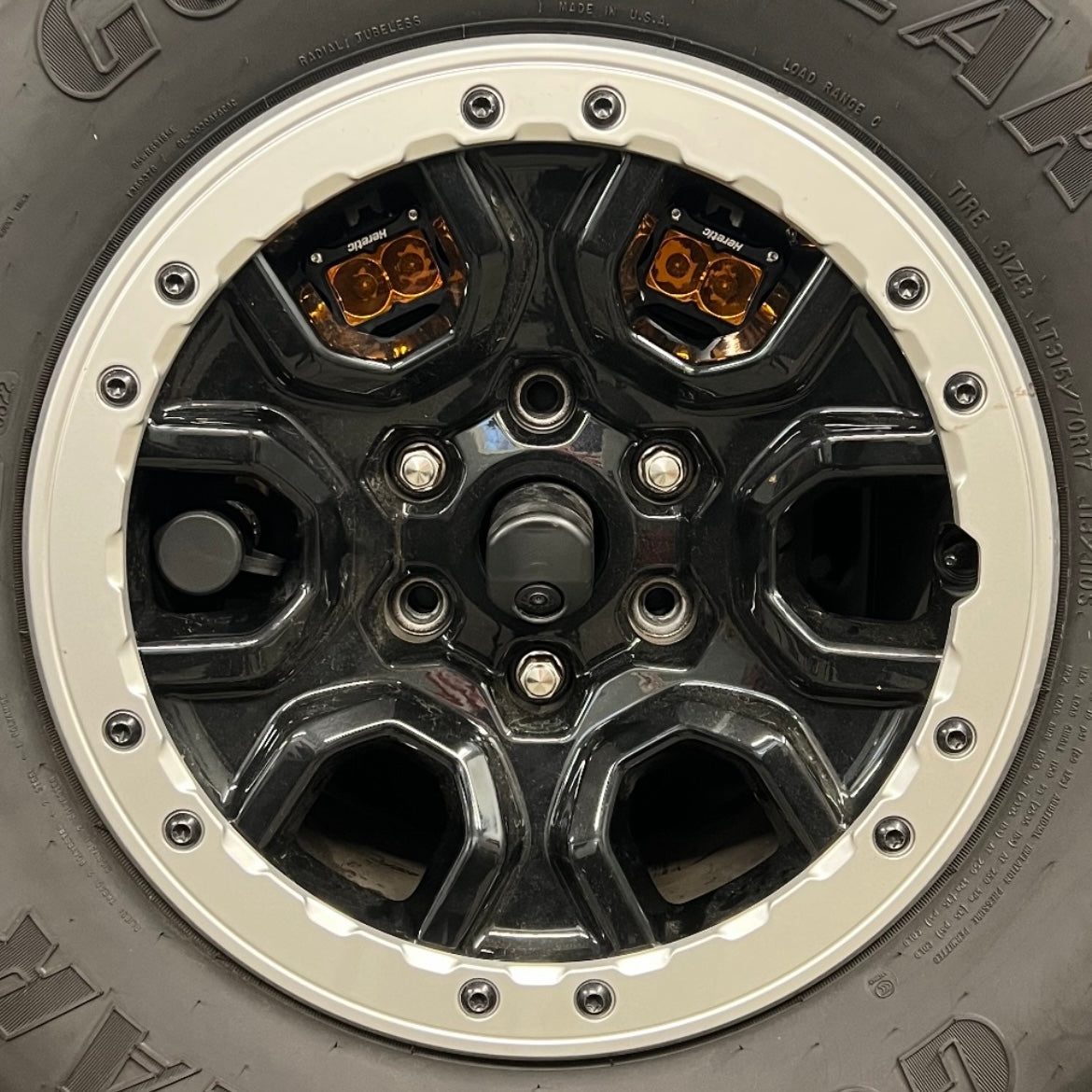 TGR Compressor Mounting Kit with In-Wheel Accessory Mount